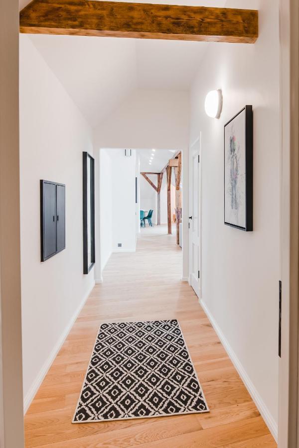 Big Design Apt - Sleeps 12 - Best Location Рига Экстерьер фото