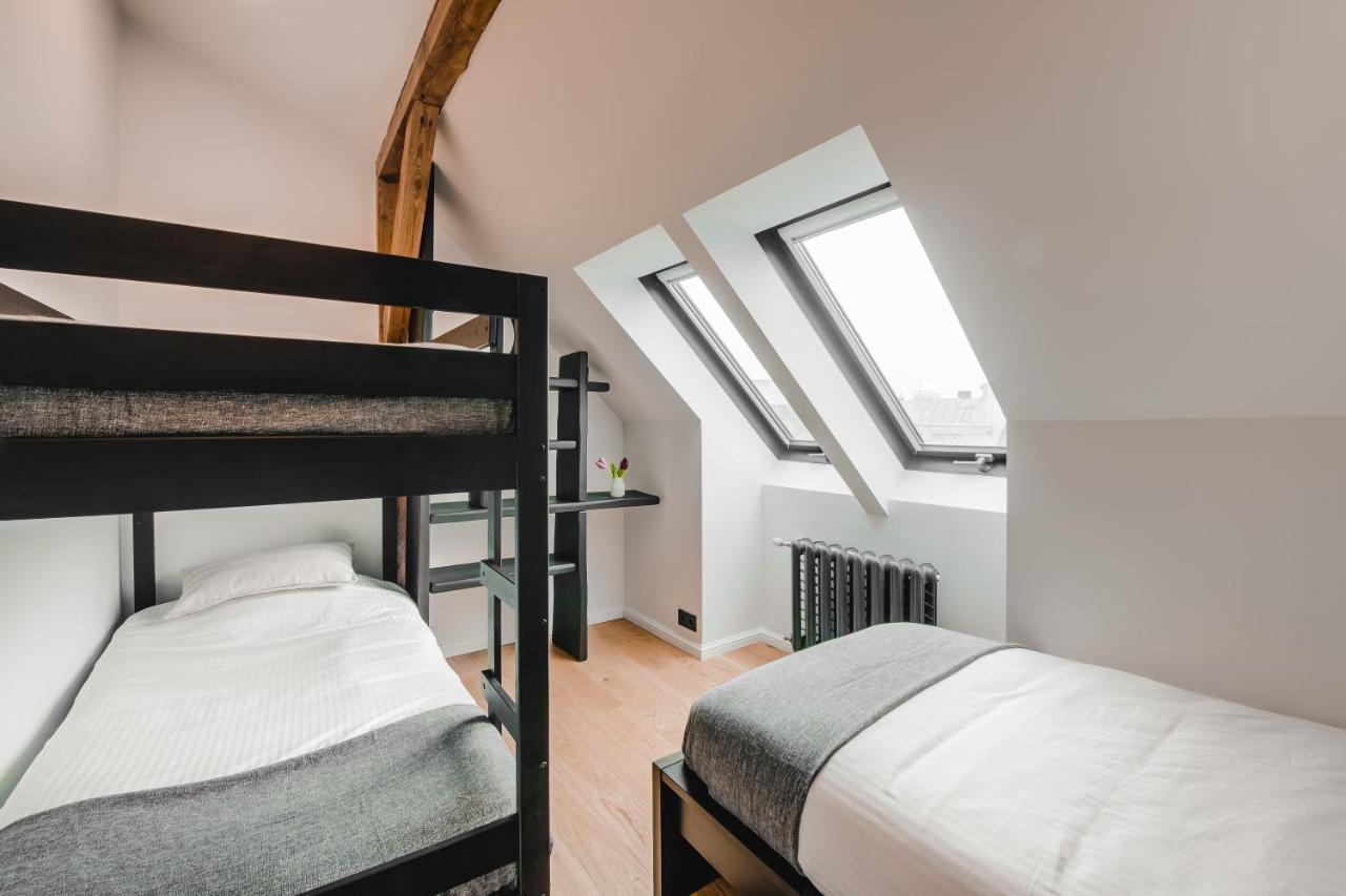 Big Design Apt - Sleeps 12 - Best Location Рига Экстерьер фото